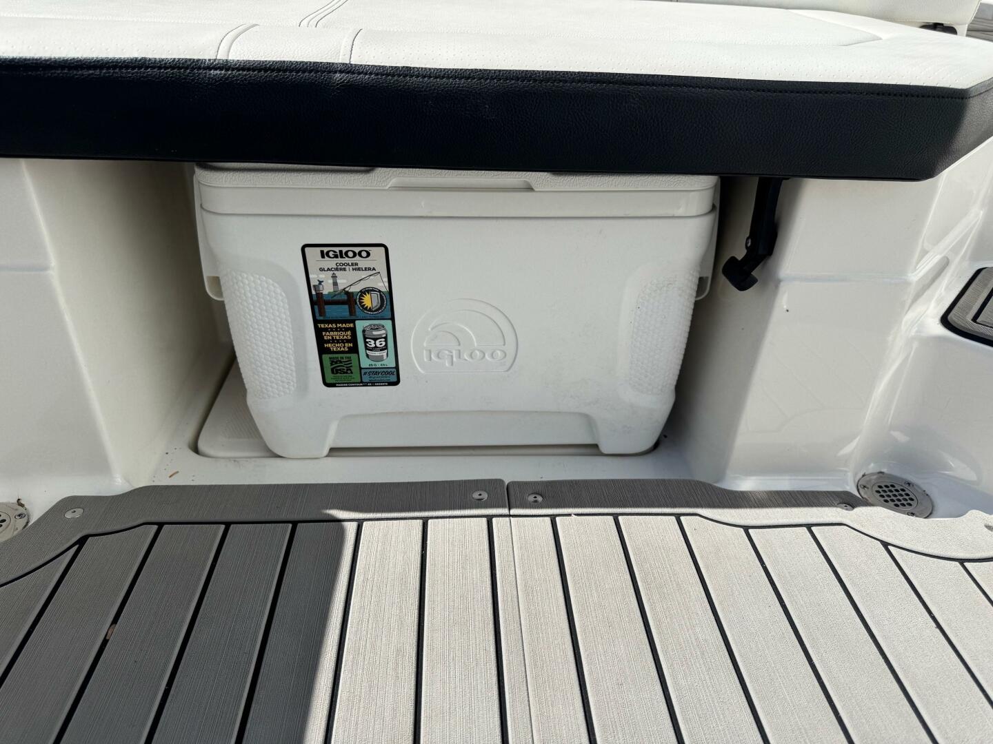 Slide: The Image of Sea Ray 230 SPX 2022 - 5334922