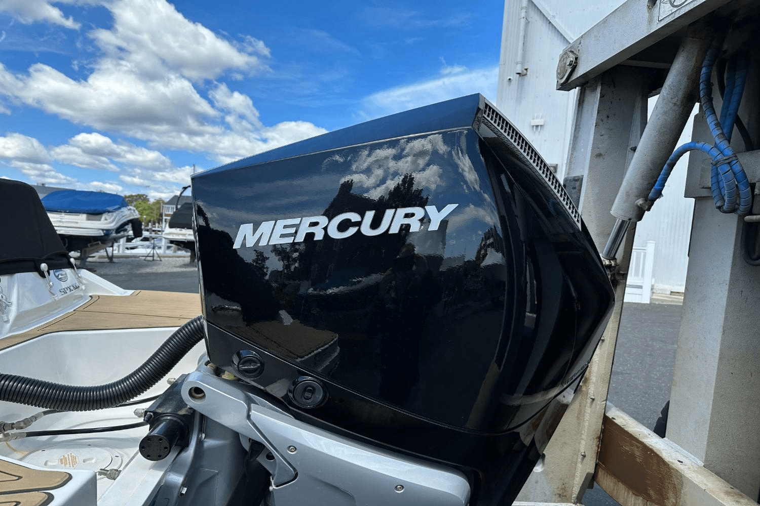 Slide: The Image of Sea Ray 230 SPX-OB 2023 - 13