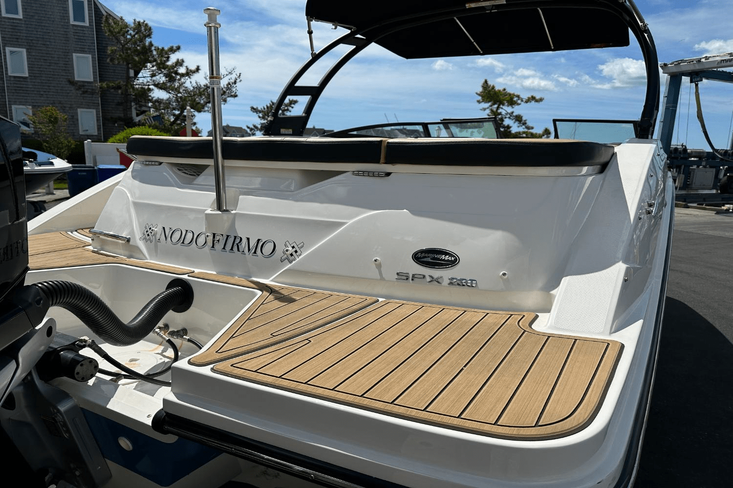 Slide: The Image of Sea Ray 230 SPX-OB 2023 - 18