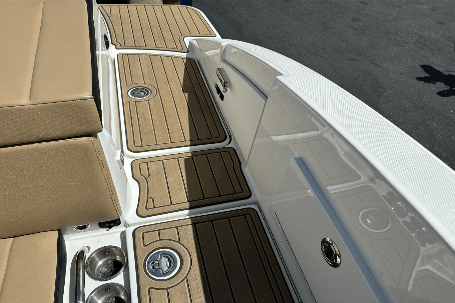 Slide: The Image of Sea Ray 230 SPX-OB 2023 - 19