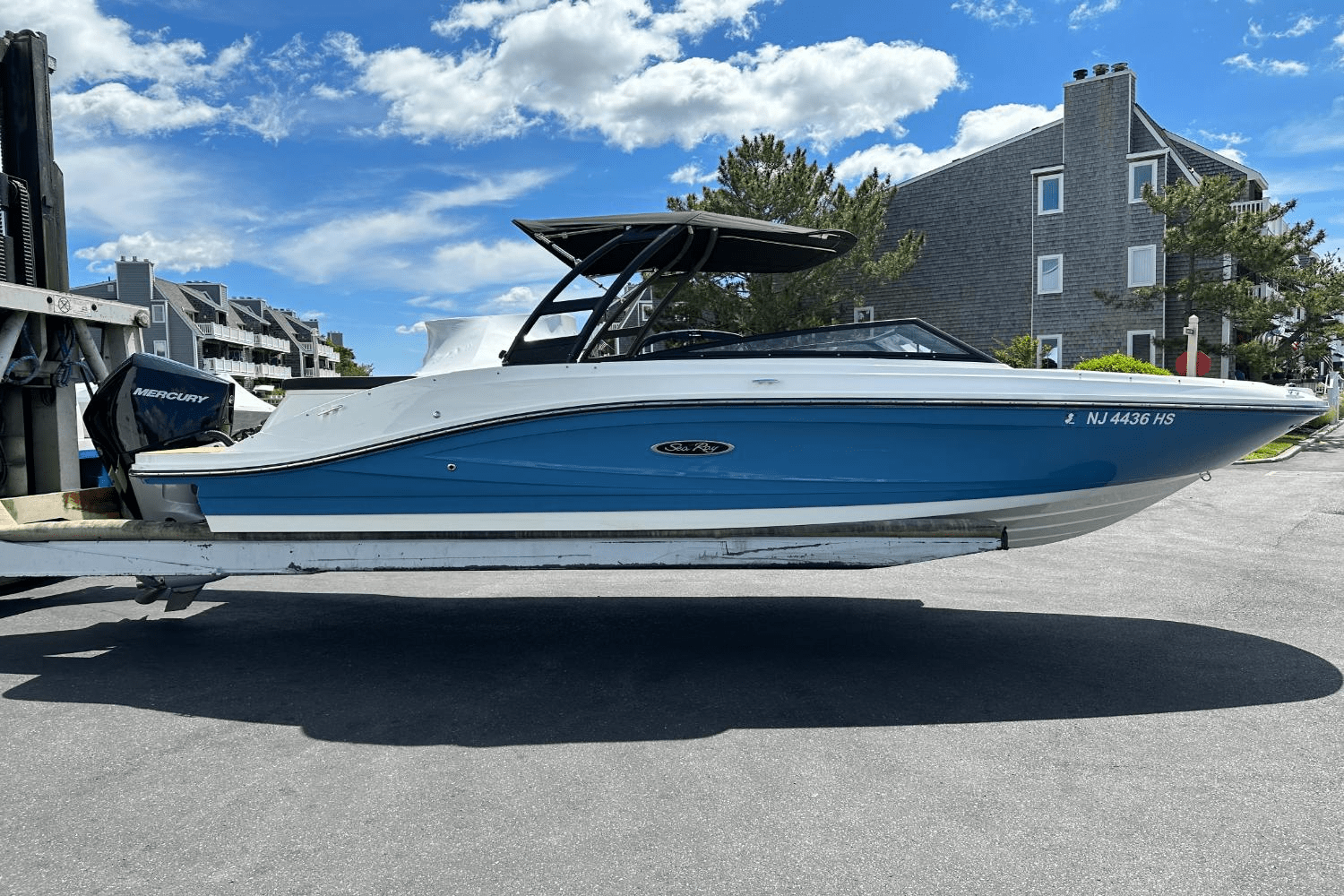 Slide: The Image of Sea Ray 230 SPX-OB 2023 - 2