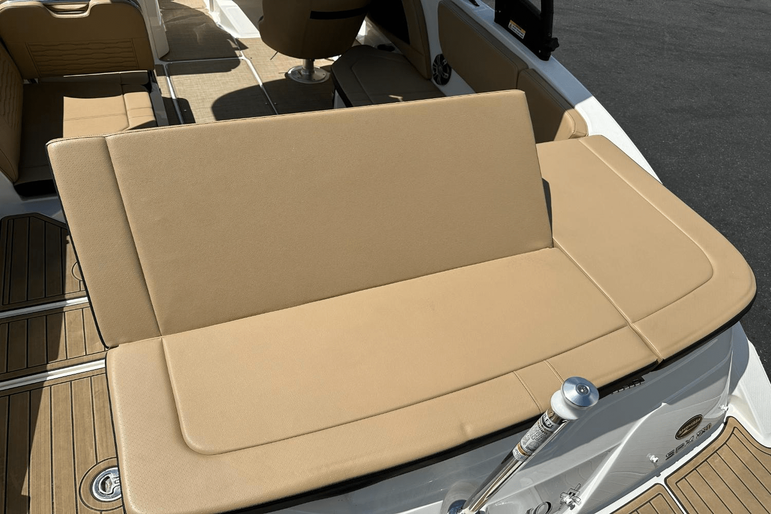 Slide: The Image of Sea Ray 230 SPX-OB 2023 - 21