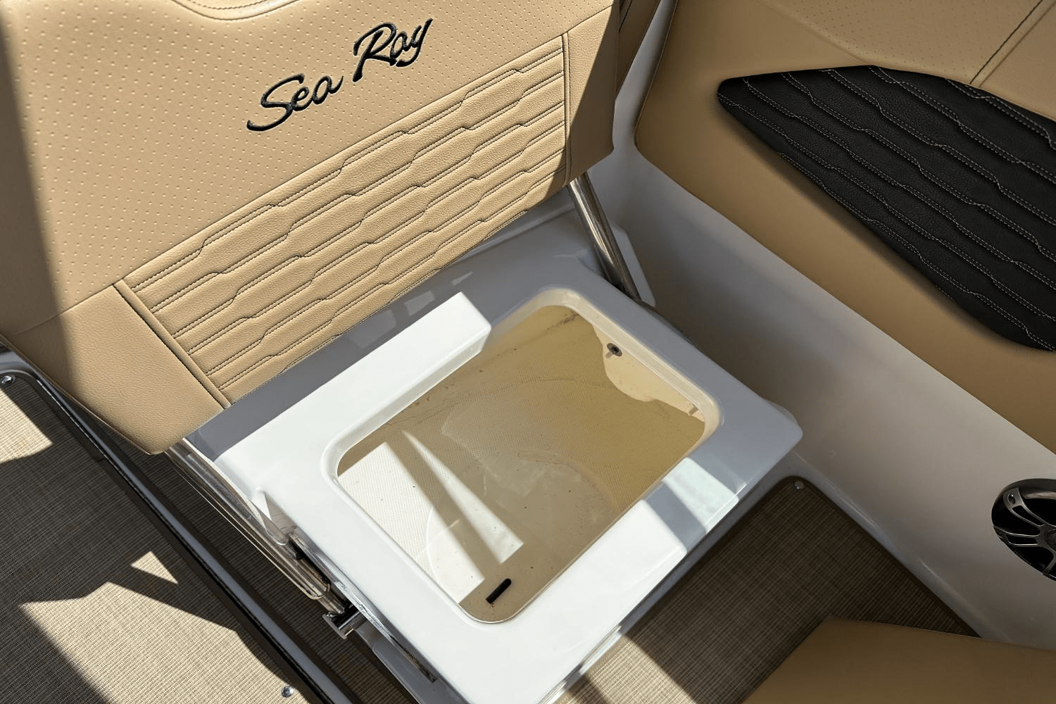 Slide: The Image of Sea Ray 230 SPX-OB 2023 - 27