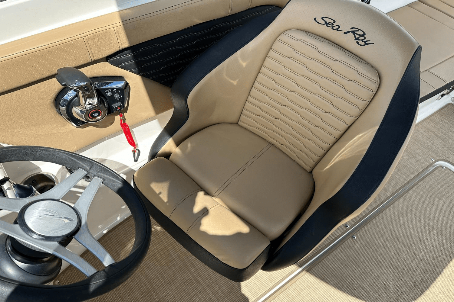 Slide: The Image of Sea Ray 230 SPX-OB 2023 - 29