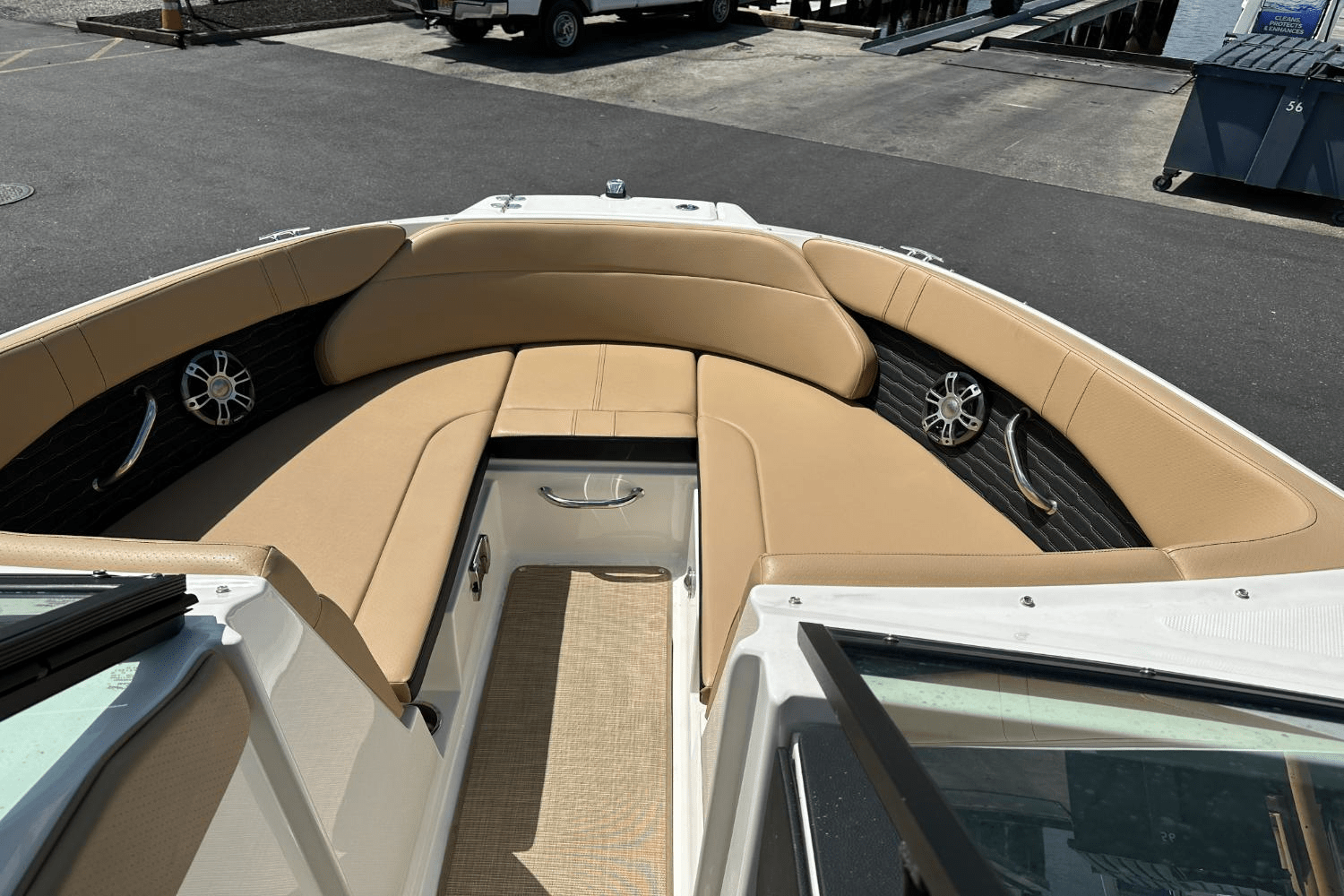 Slide: The Image of Sea Ray 230 SPX-OB 2023 - 34