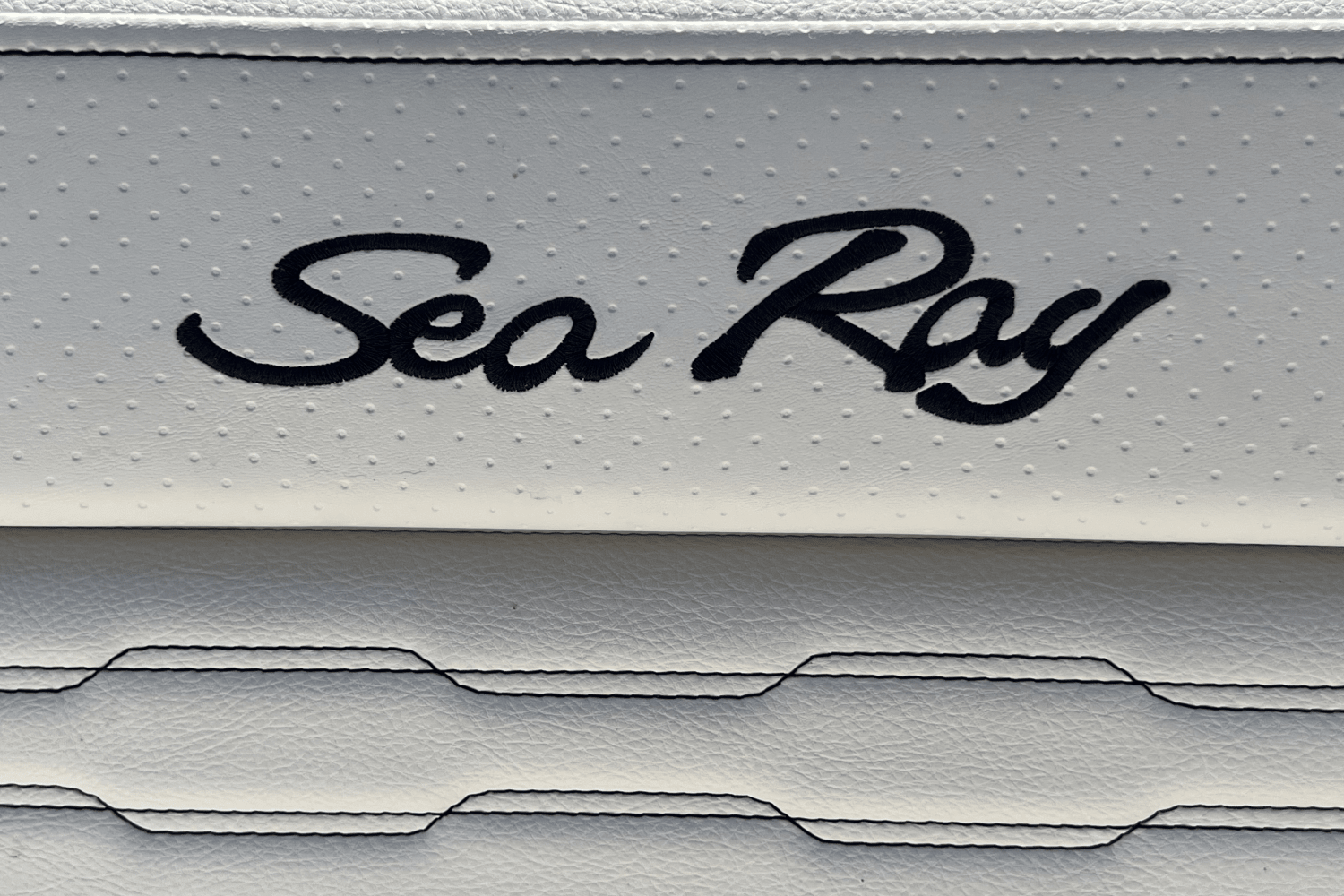 Slide: The Image of Sea Ray 230 SPX-OB 2023 - 34
