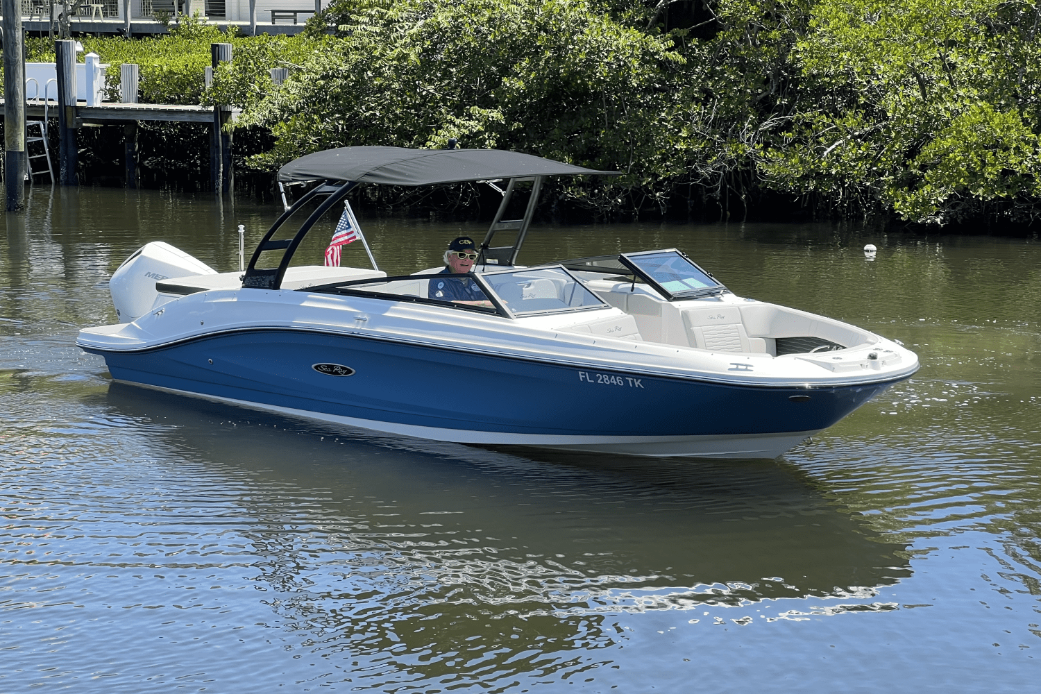 Slide: The Image of Sea Ray 230 SPX-OB 2023 - 4