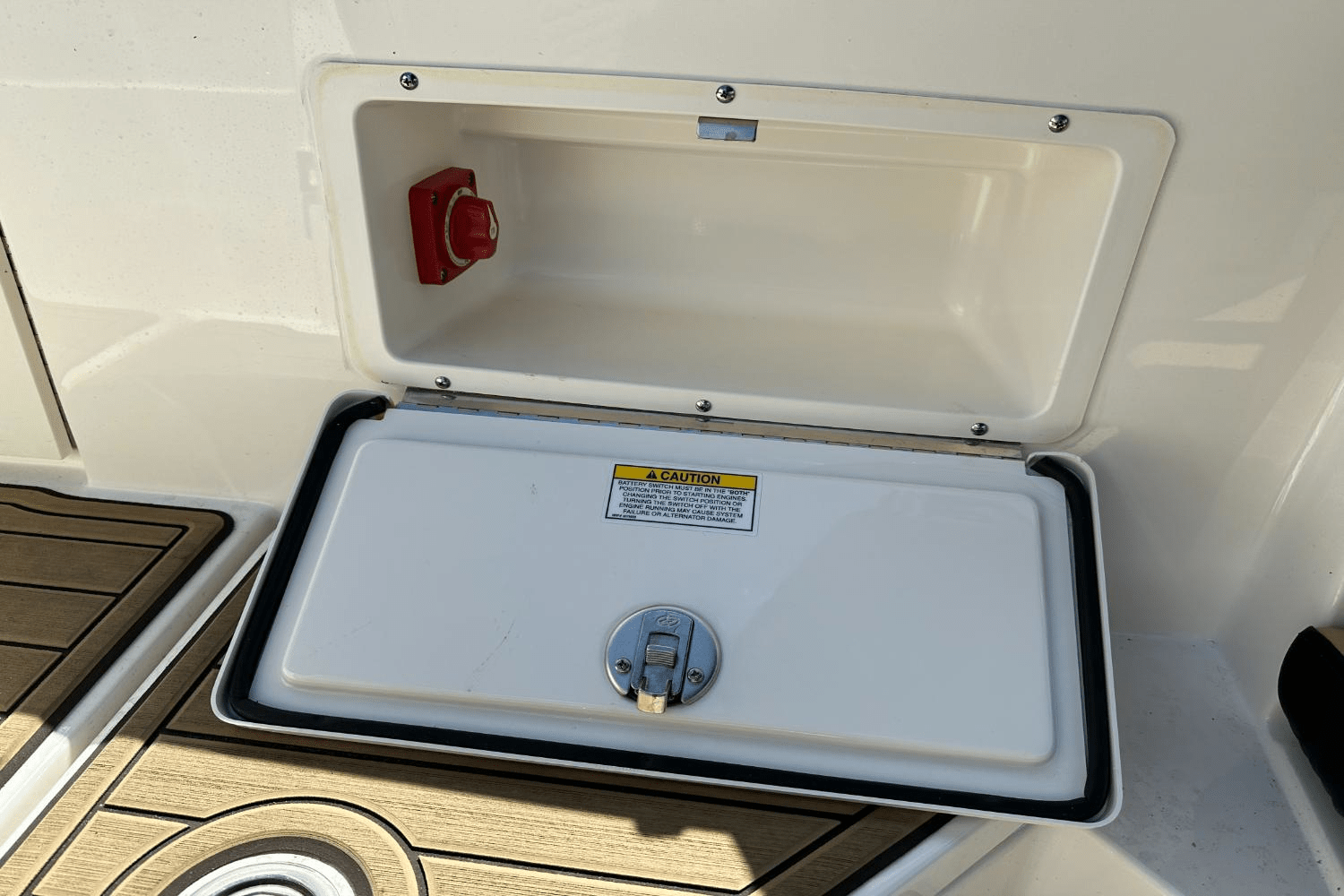 Slide: The Image of Sea Ray 230 SPX-OB 2023 - 40