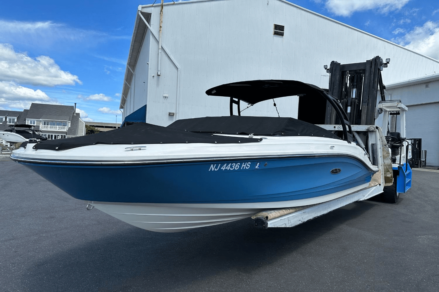 Slide: The Image of Sea Ray 230 SPX-OB 2023 - 7