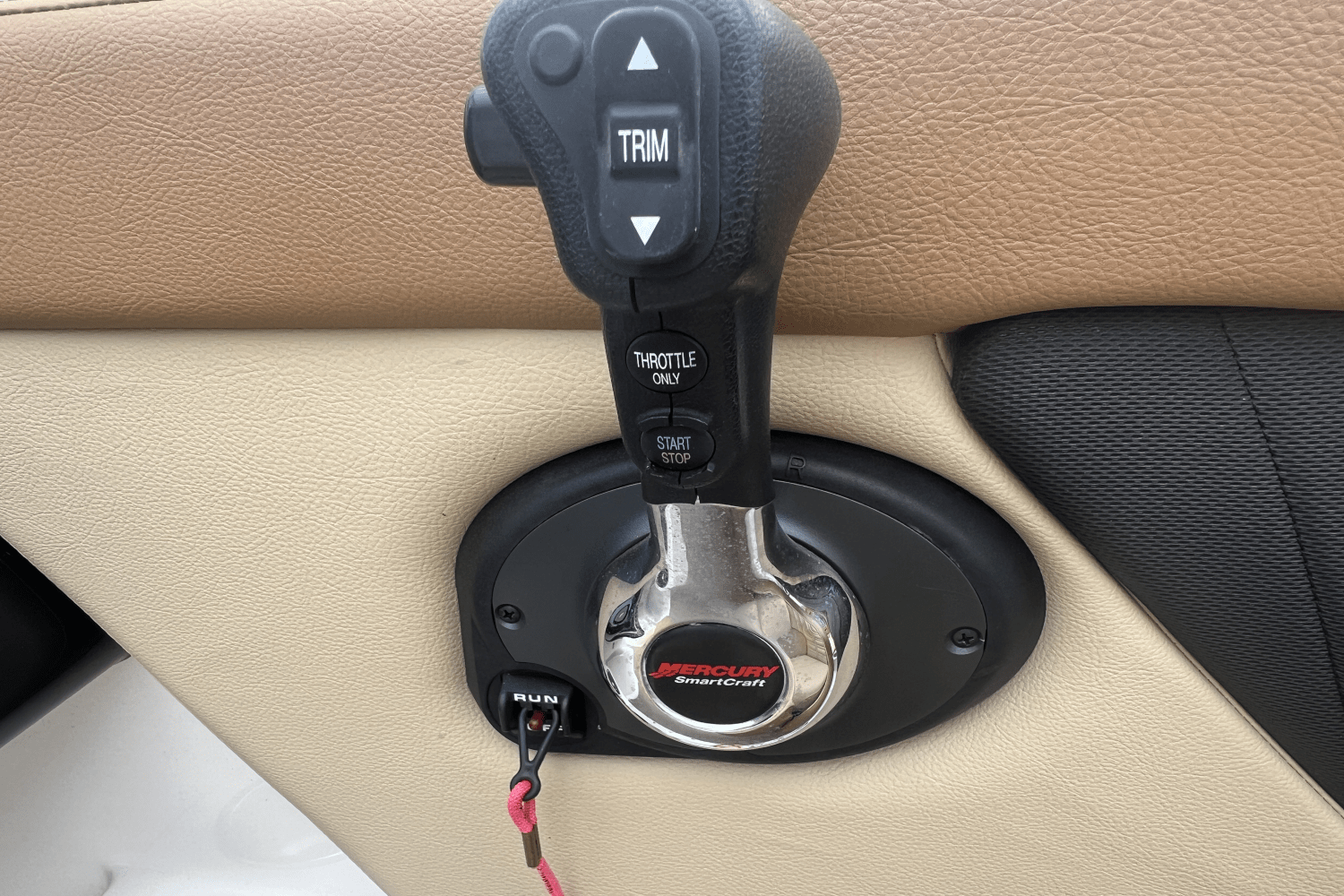 Slide: The Image of Sea Ray 230 SPX OUTBOARD 2018 - 10