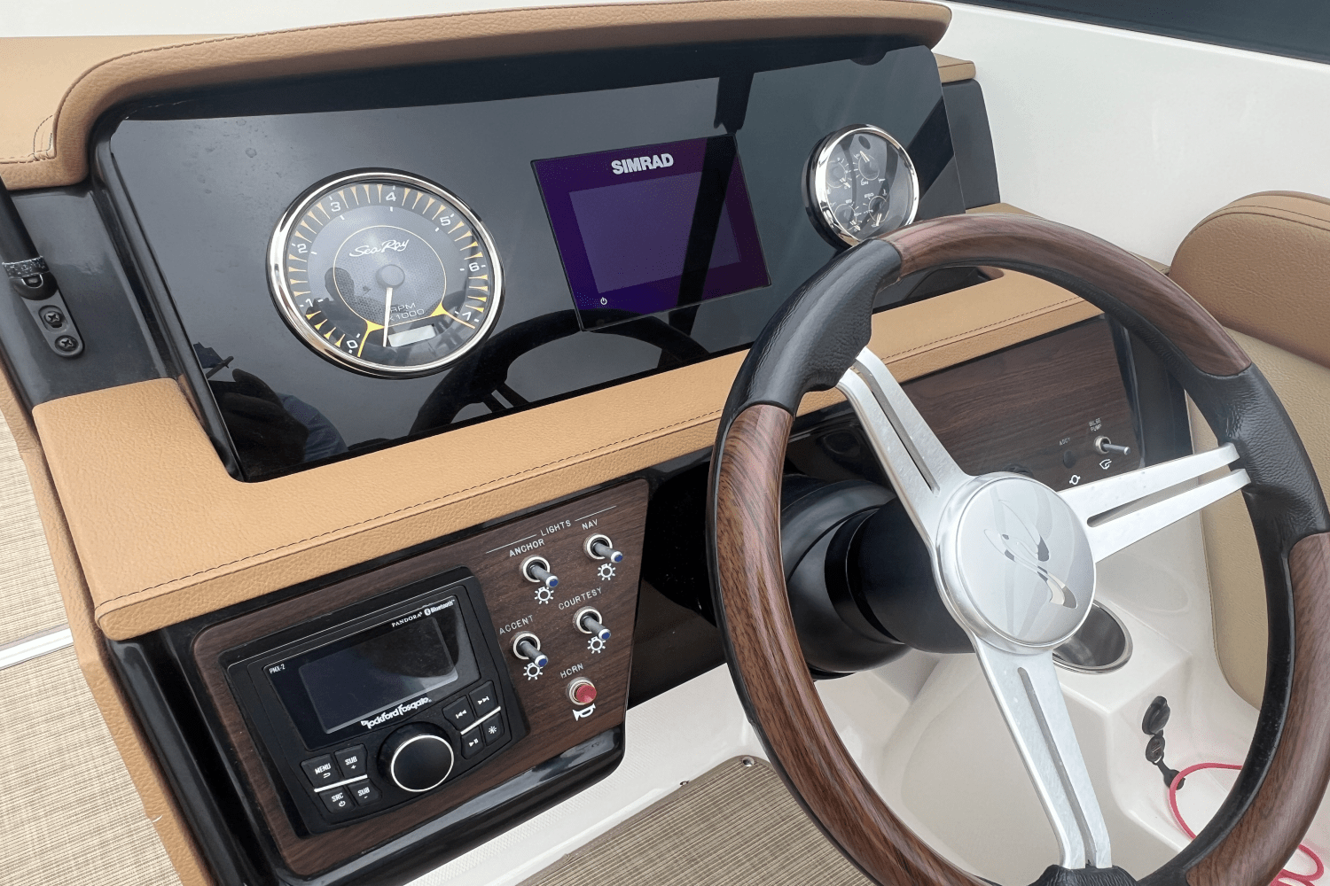 Slide: The Image of Sea Ray 230 SPX OUTBOARD 2018 - 11