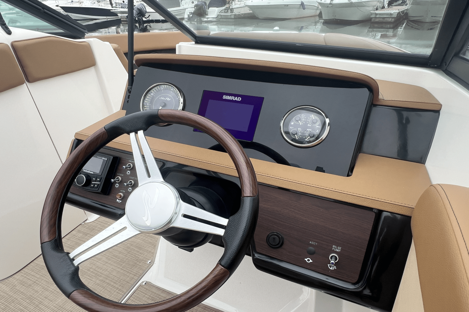 Slide: The Image of Sea Ray 230 SPX OUTBOARD 2018 - 12