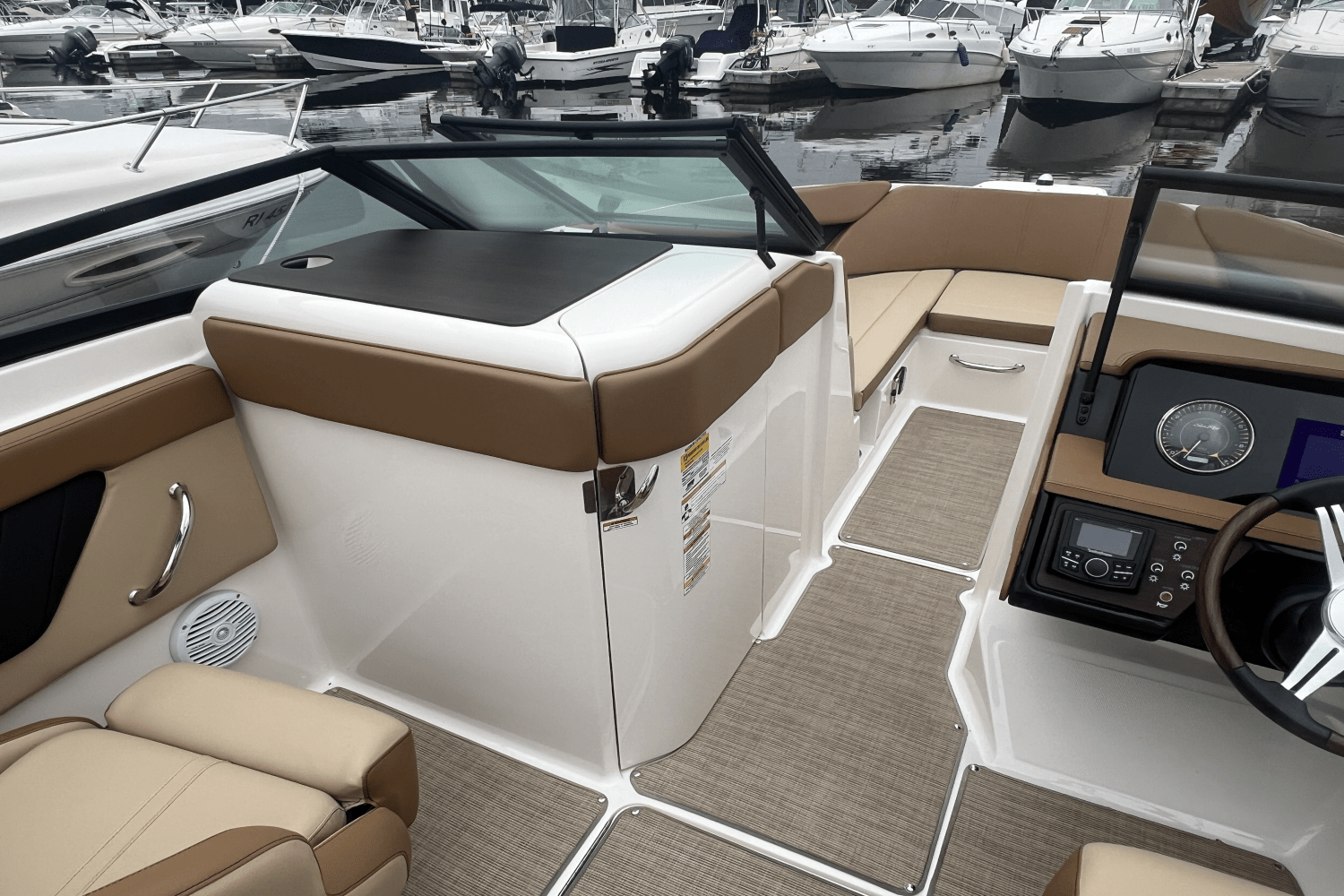 Slide: The Image of Sea Ray 230 SPX OUTBOARD 2018 - 13