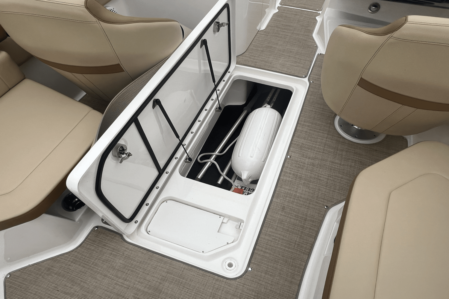 Slide: The Image of Sea Ray 230 SPX OUTBOARD 2018 - 19