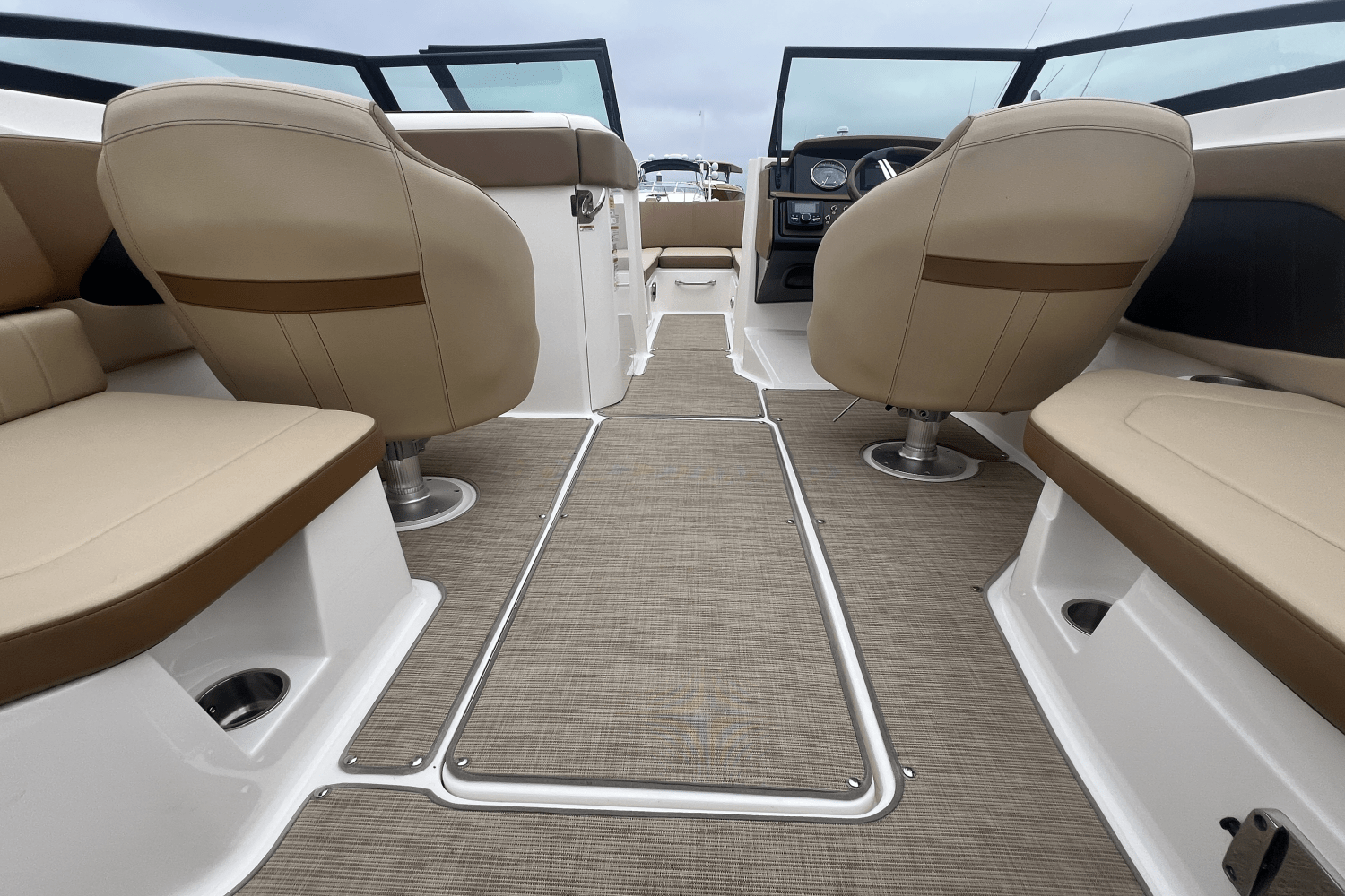 Slide: The Image of Sea Ray 230 SPX OUTBOARD 2018 - 20