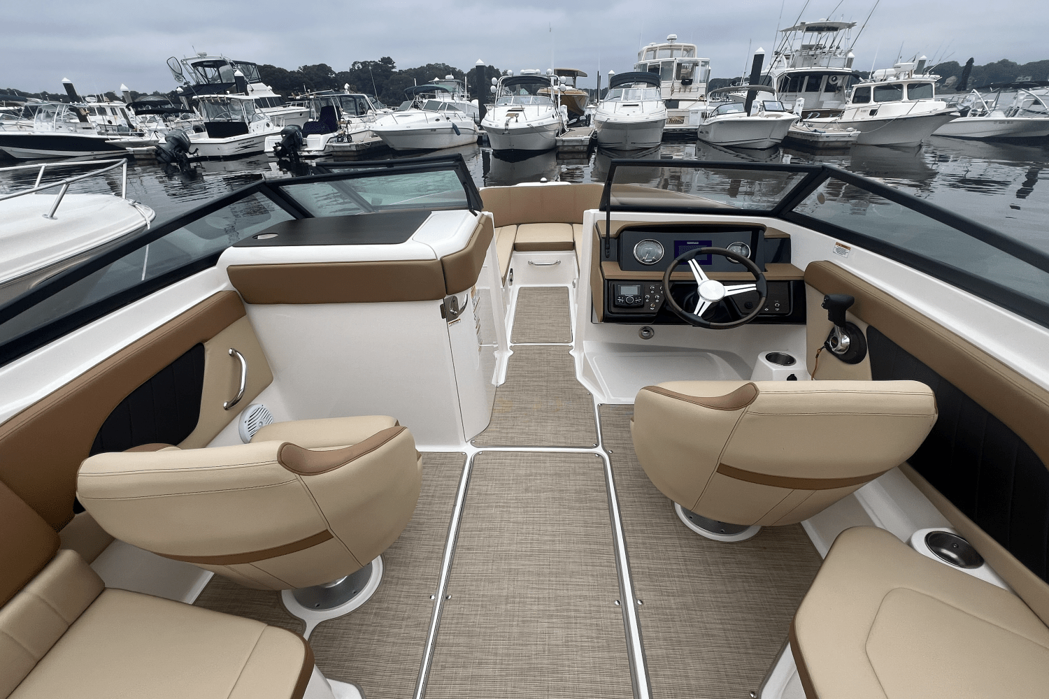 Slide: The Image of Sea Ray 230 SPX OUTBOARD 2018 - 21