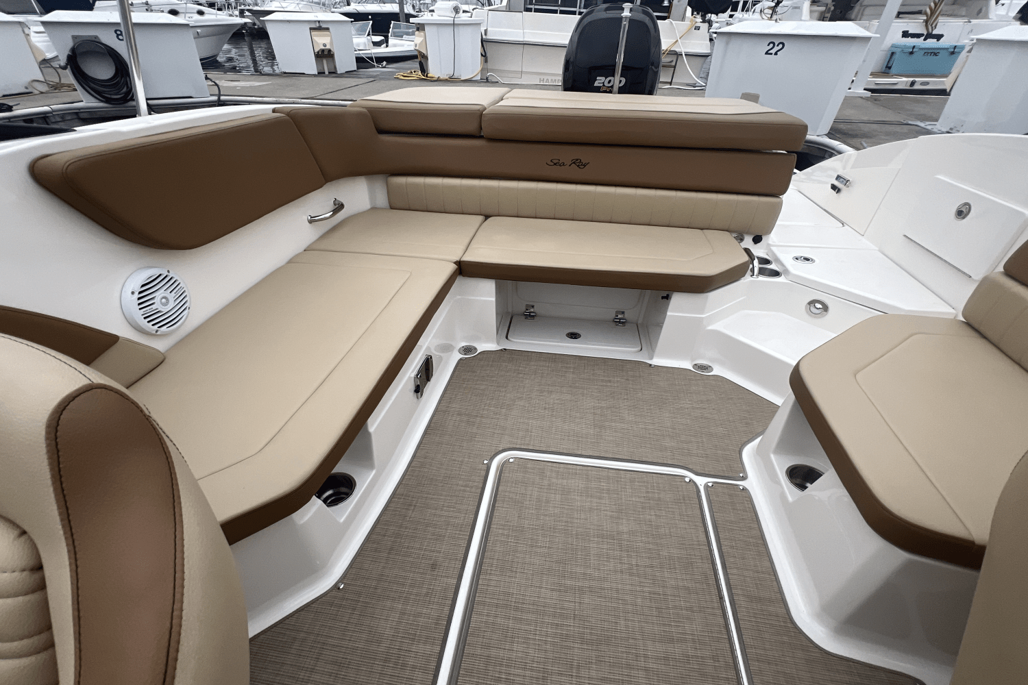 Slide: The Image of Sea Ray 230 SPX OUTBOARD 2018 - 22