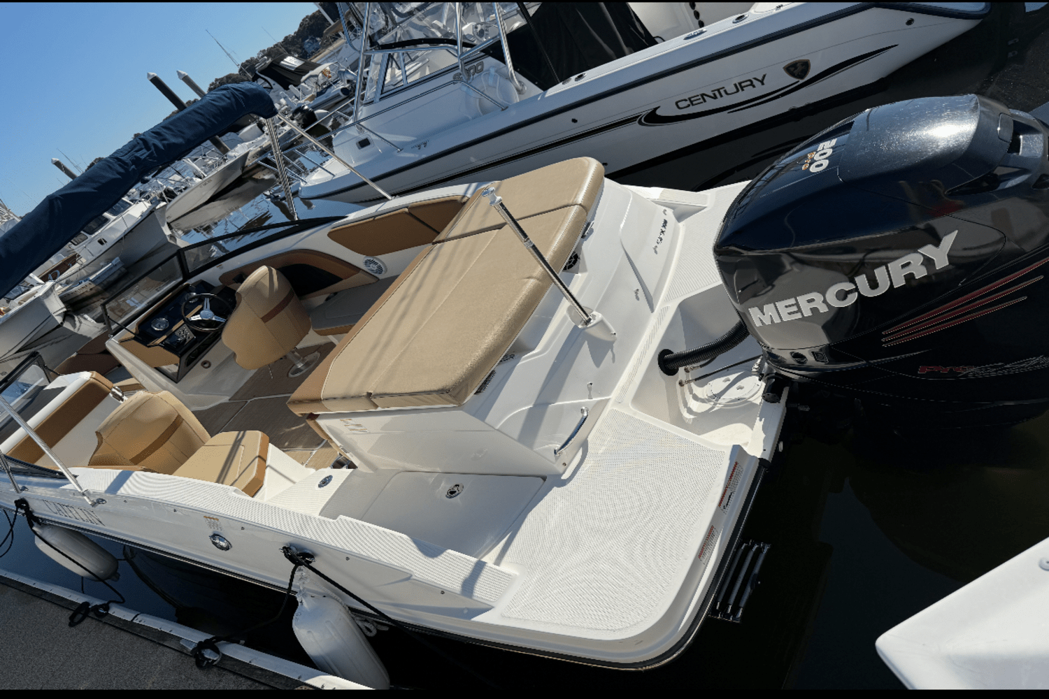 Slide: The Image of Sea Ray 230 SPX OUTBOARD 2018 - 29