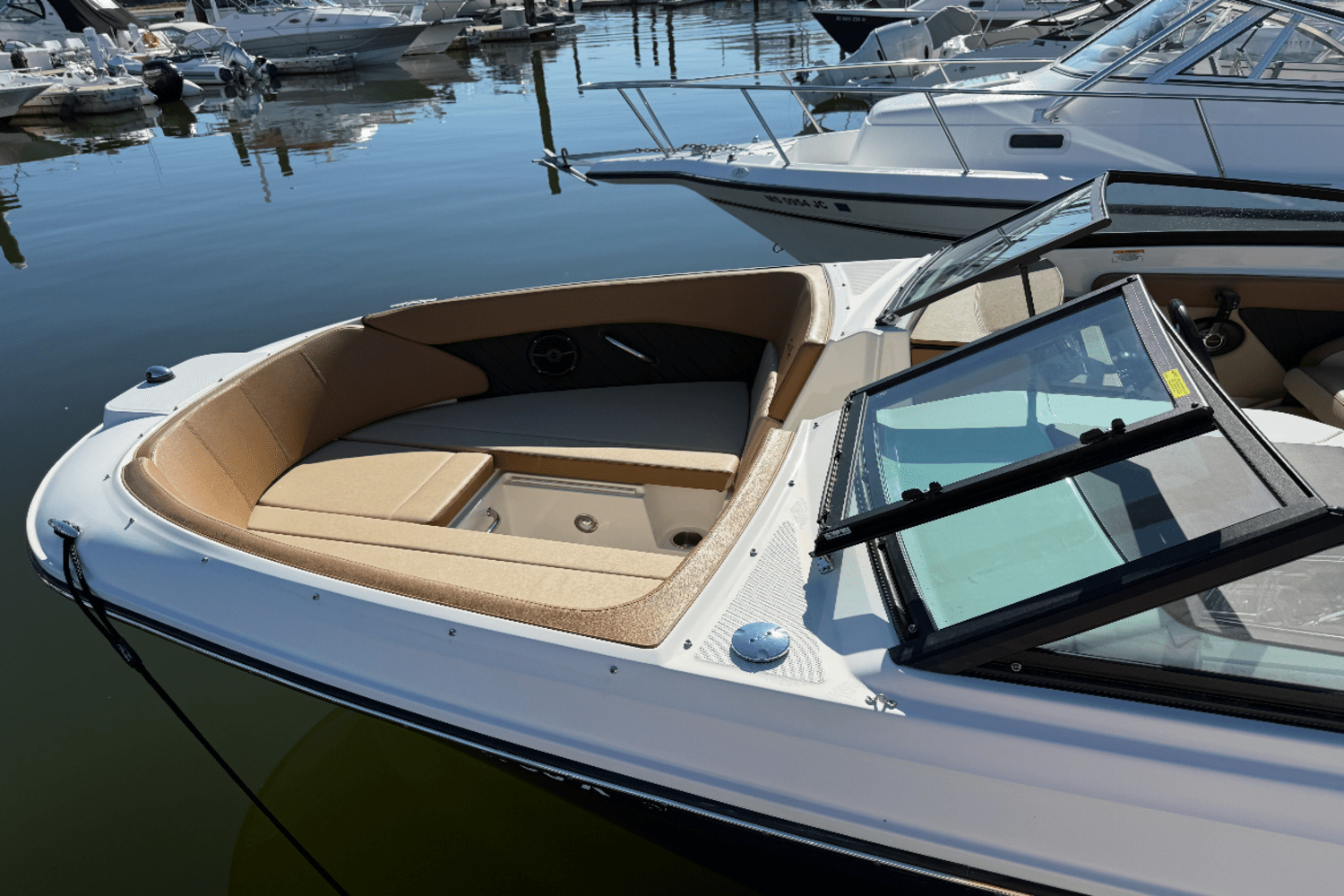 Slide: The Image of Sea Ray 230 SPX OUTBOARD 2018 - 30