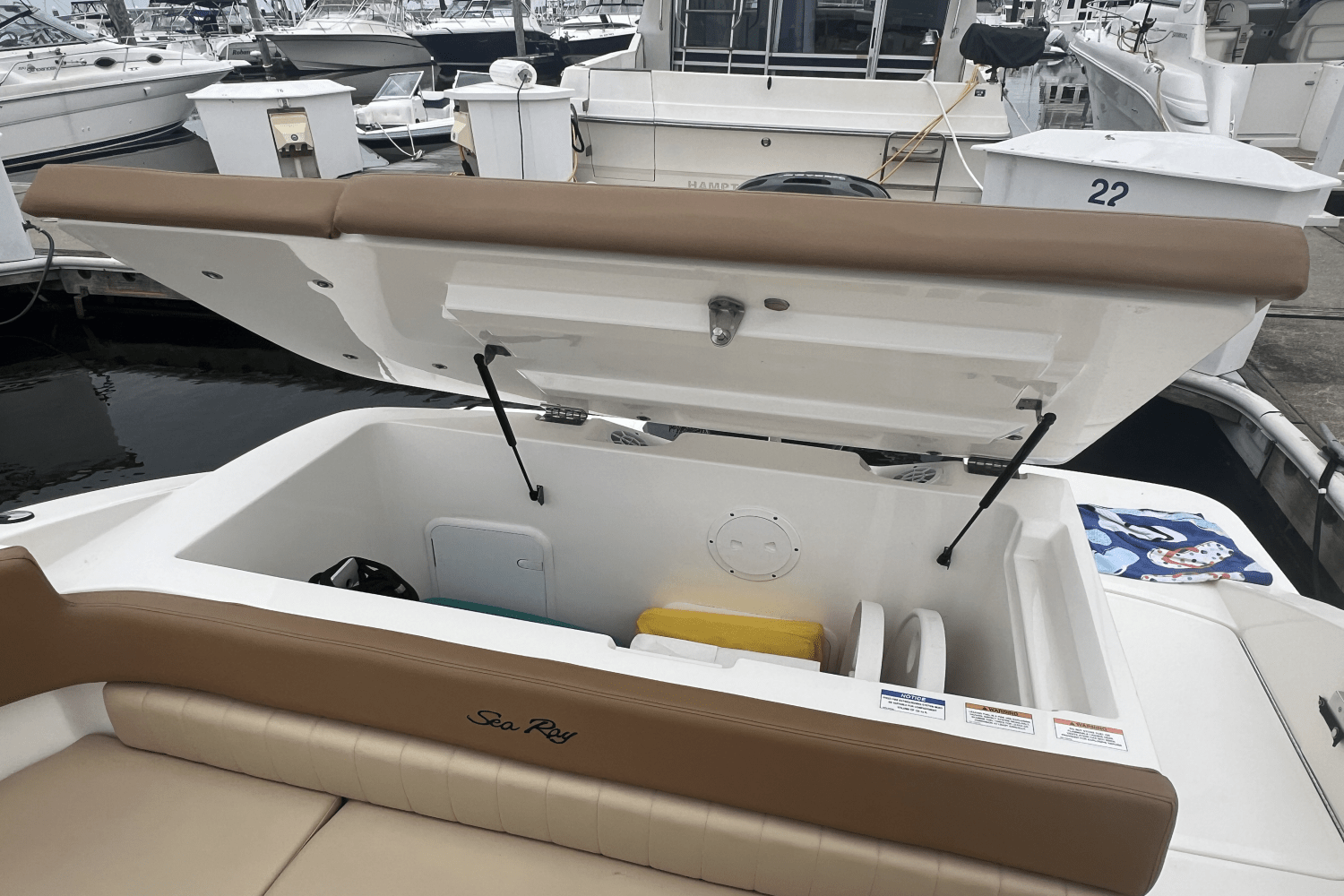 Slide: The Image of Sea Ray 230 SPX OUTBOARD 2018 - 4