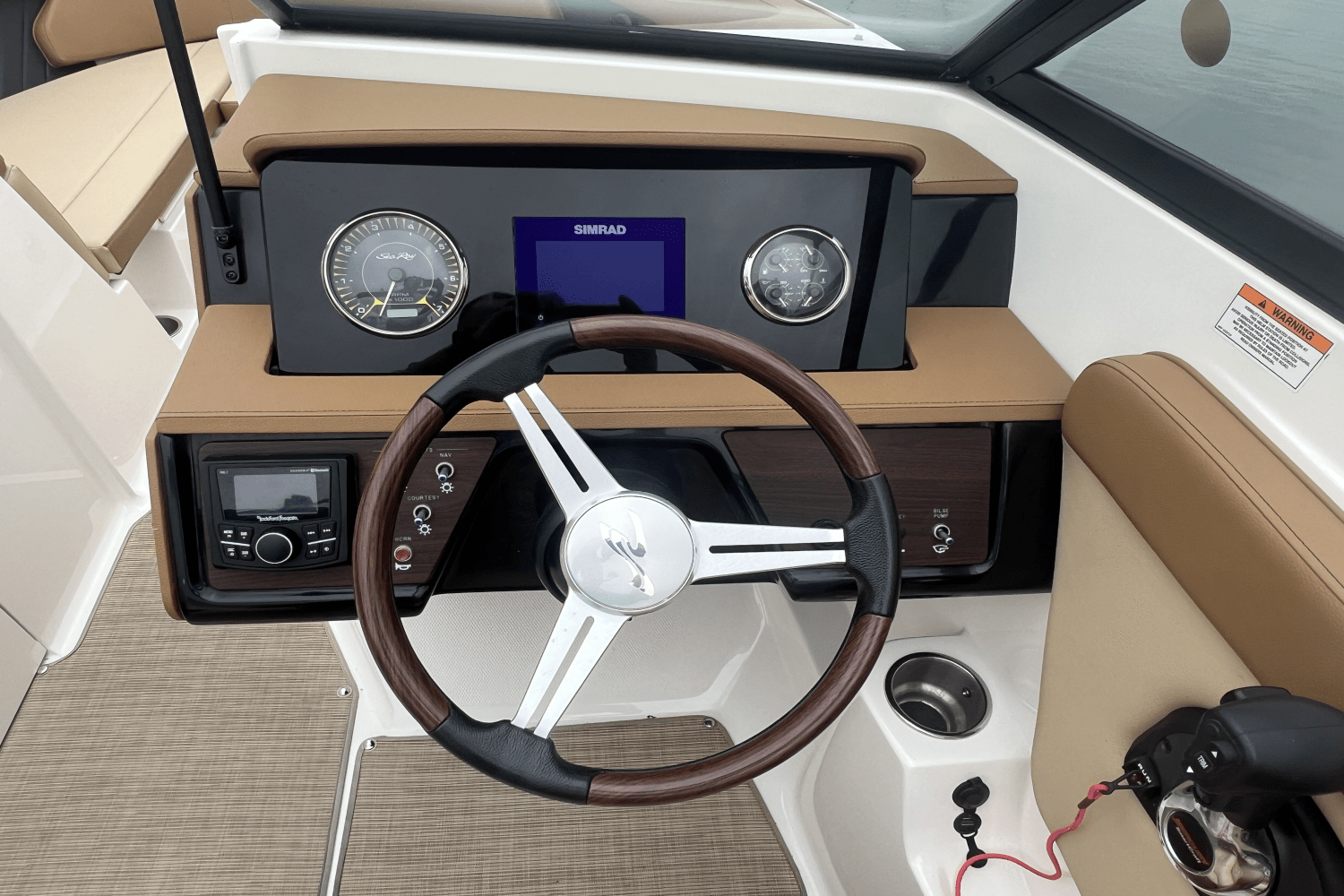 Slide: The Image of Sea Ray 230 SPX OUTBOARD 2018 - 9