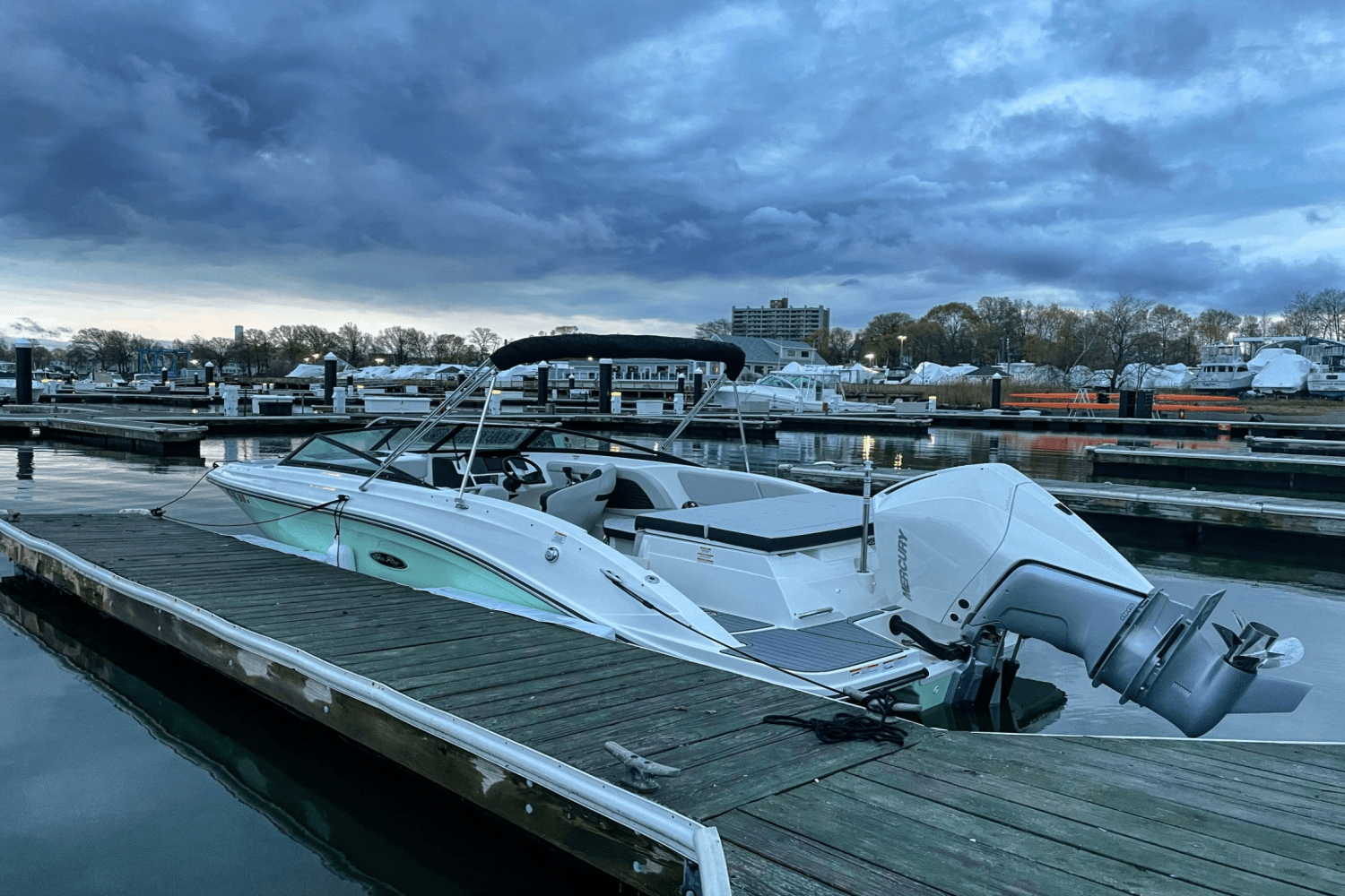 Slide: The Image of Sea Ray 230 SPX OUTBOARD 2021 - 1