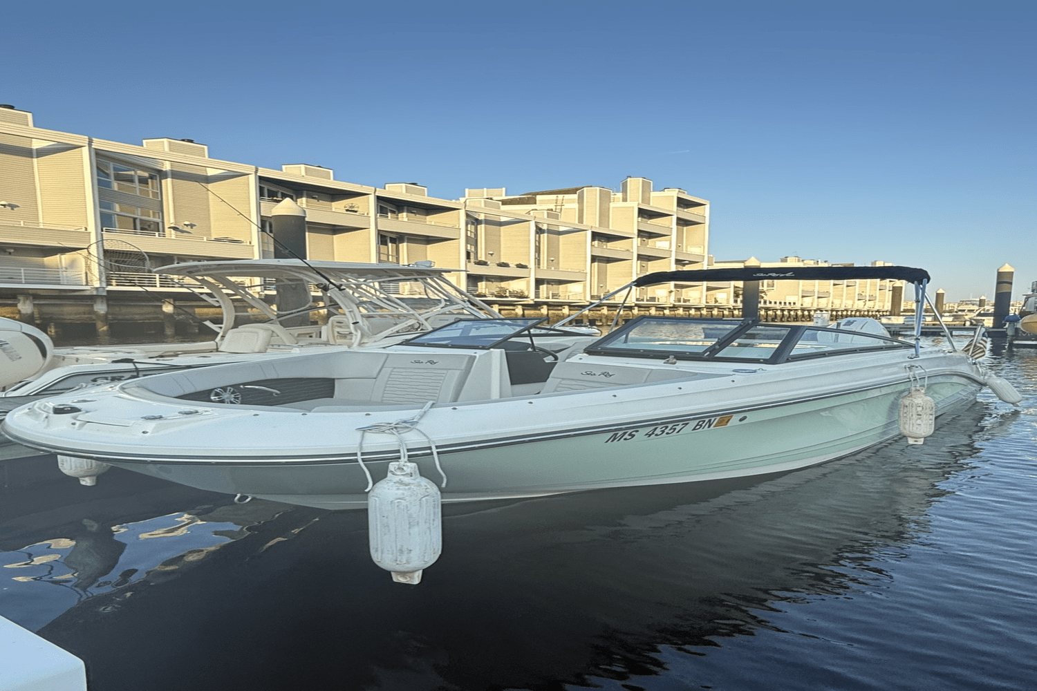 Slide: The Image of Sea Ray 230 SPX OUTBOARD 2021 - 10