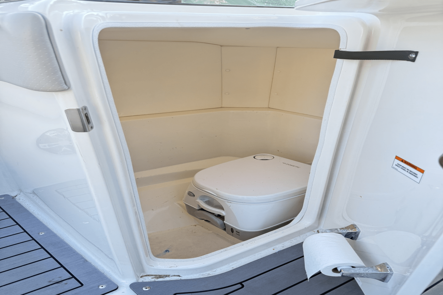 Slide: The Image of Sea Ray 230 SPX OUTBOARD 2021 - 8