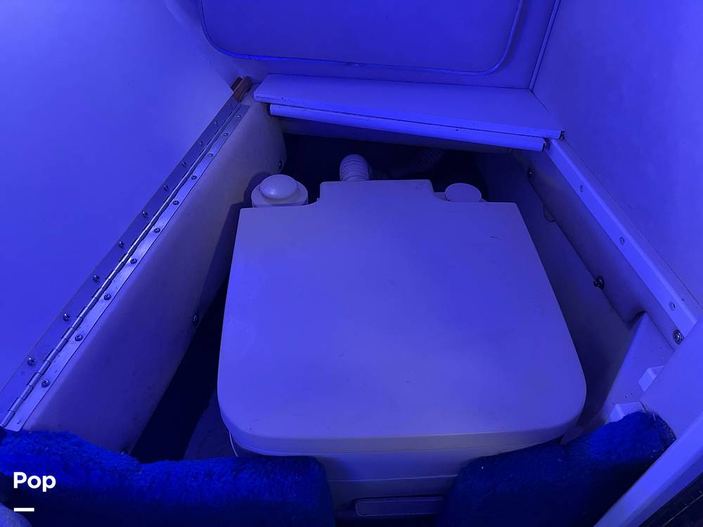 Slide: The Image of Sea Ray 240 Overnighter 1995 - 12040143