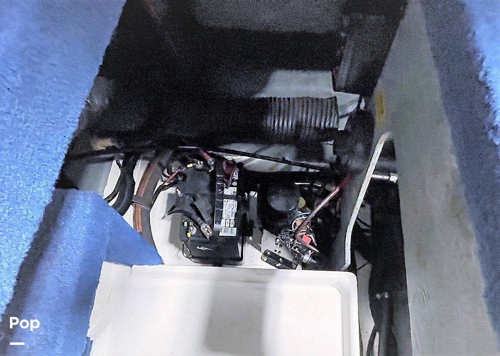 Slide: The Image of Sea Ray 240 Overnighter 1995 - 12040171