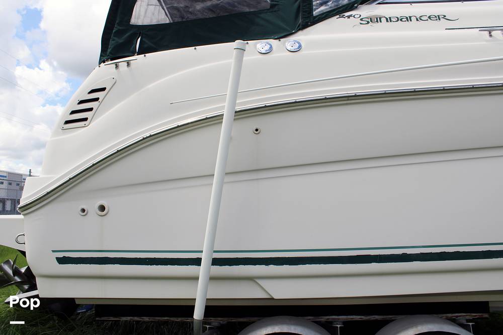 Slide: The Image of Sea Ray 240 Sundancer 2004 - 14163770