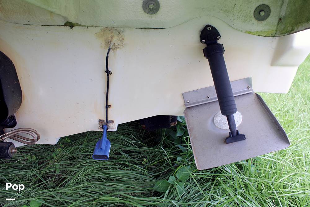 Slide: The Image of Sea Ray 240 Sundancer 2004 - 14163774