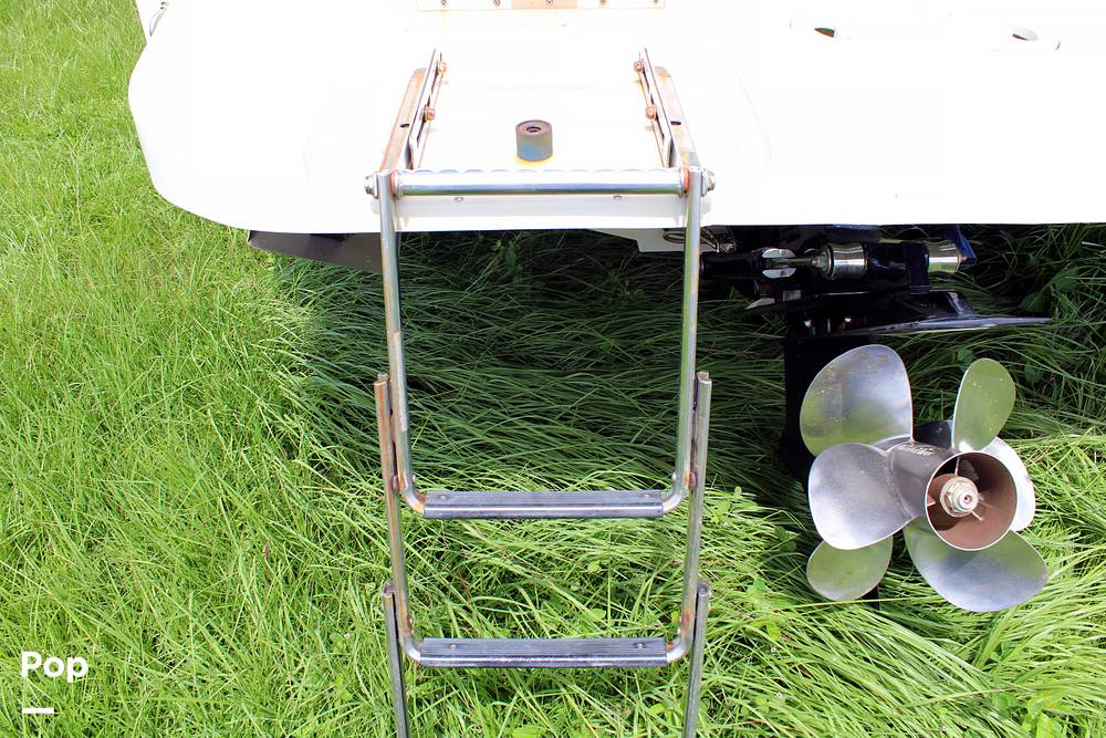 Slide: The Image of Sea Ray 240 Sundancer 2004 - 14163776