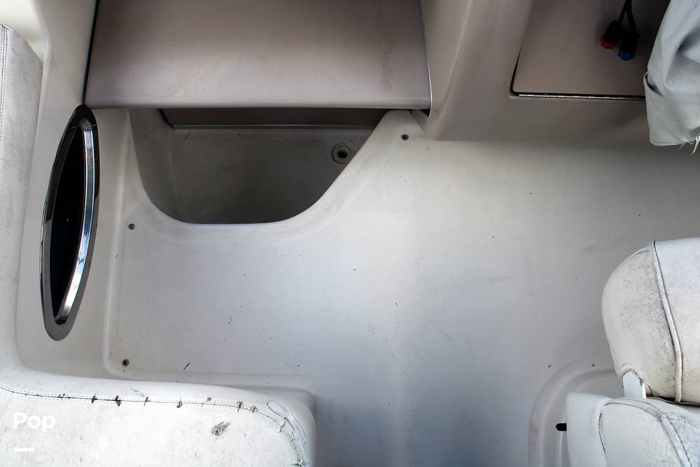 Slide: The Image of Sea Ray 240 Sundancer 2004 - 14163810