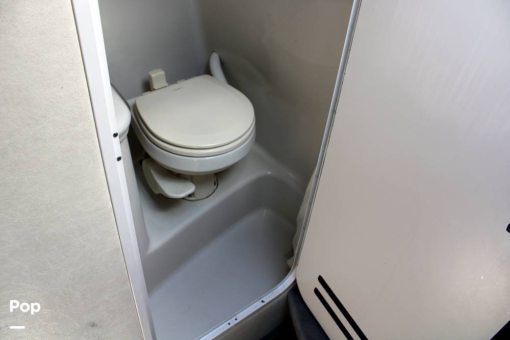 Slide: The Image of Sea Ray 240 Sundancer 2004 - 14163868