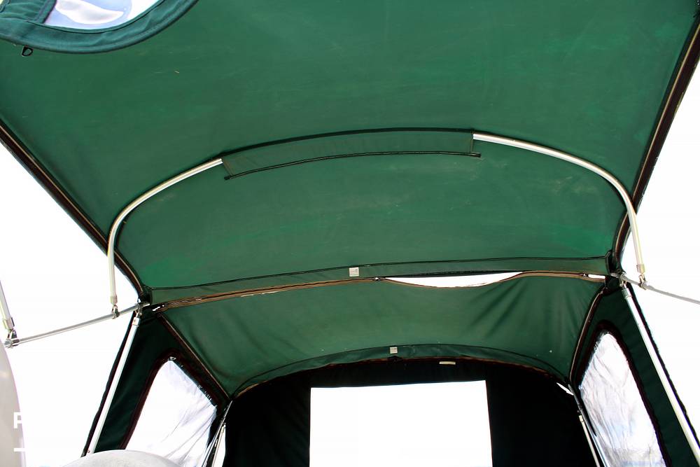 Slide: The Image of Sea Ray 240 Sundancer 2004 - 14163875