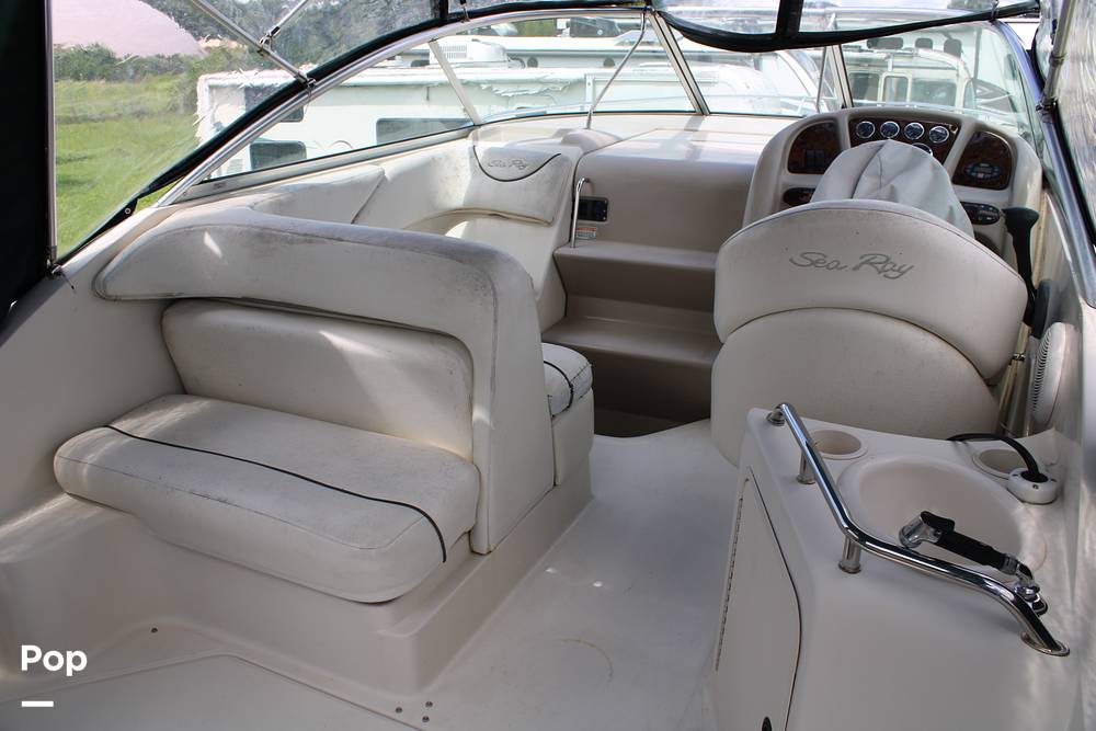 Slide: The Image of Sea Ray 240 Sundancer 2004 - 14136332