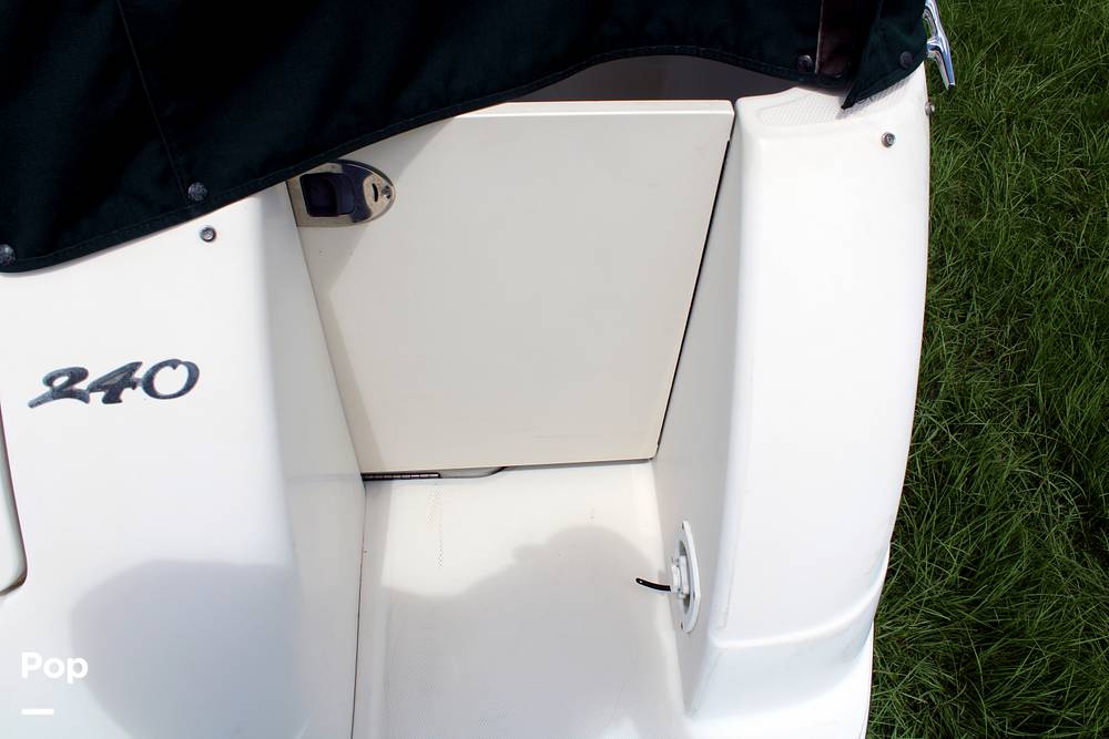 Slide: The Image of Sea Ray 240 Sundancer 2004 - 14163790