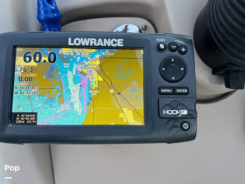 Slide: The Image of Sea Ray 240 Sundancer 2004 - 15373640