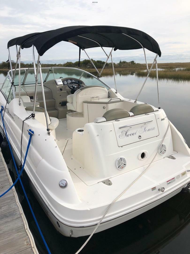Slide: The Image of Sea Ray 240 Sundancer 2007 - 4625804