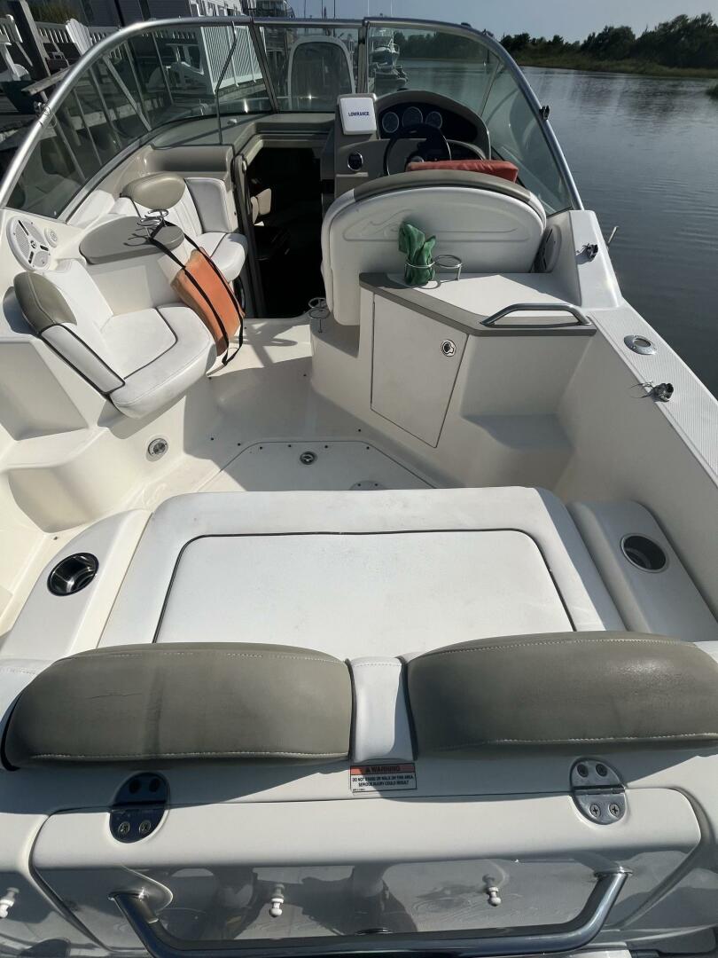 Slide: The Image of Sea Ray 240 Sundancer 2007 - 4625778