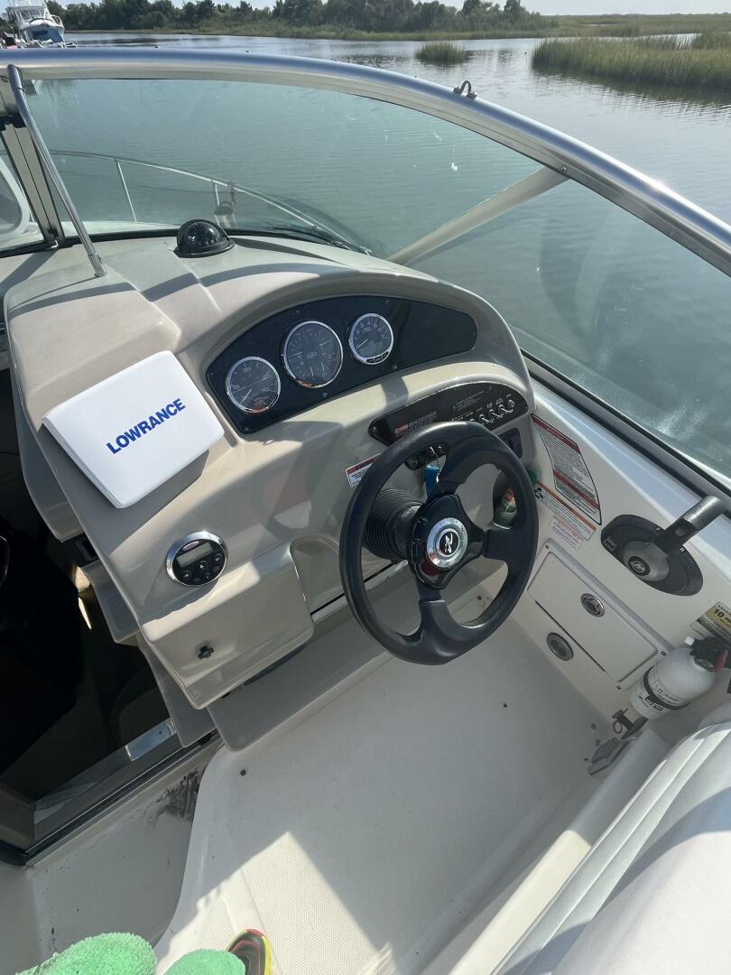 Slide: The Image of Sea Ray 240 Sundancer 2007 - 4625788