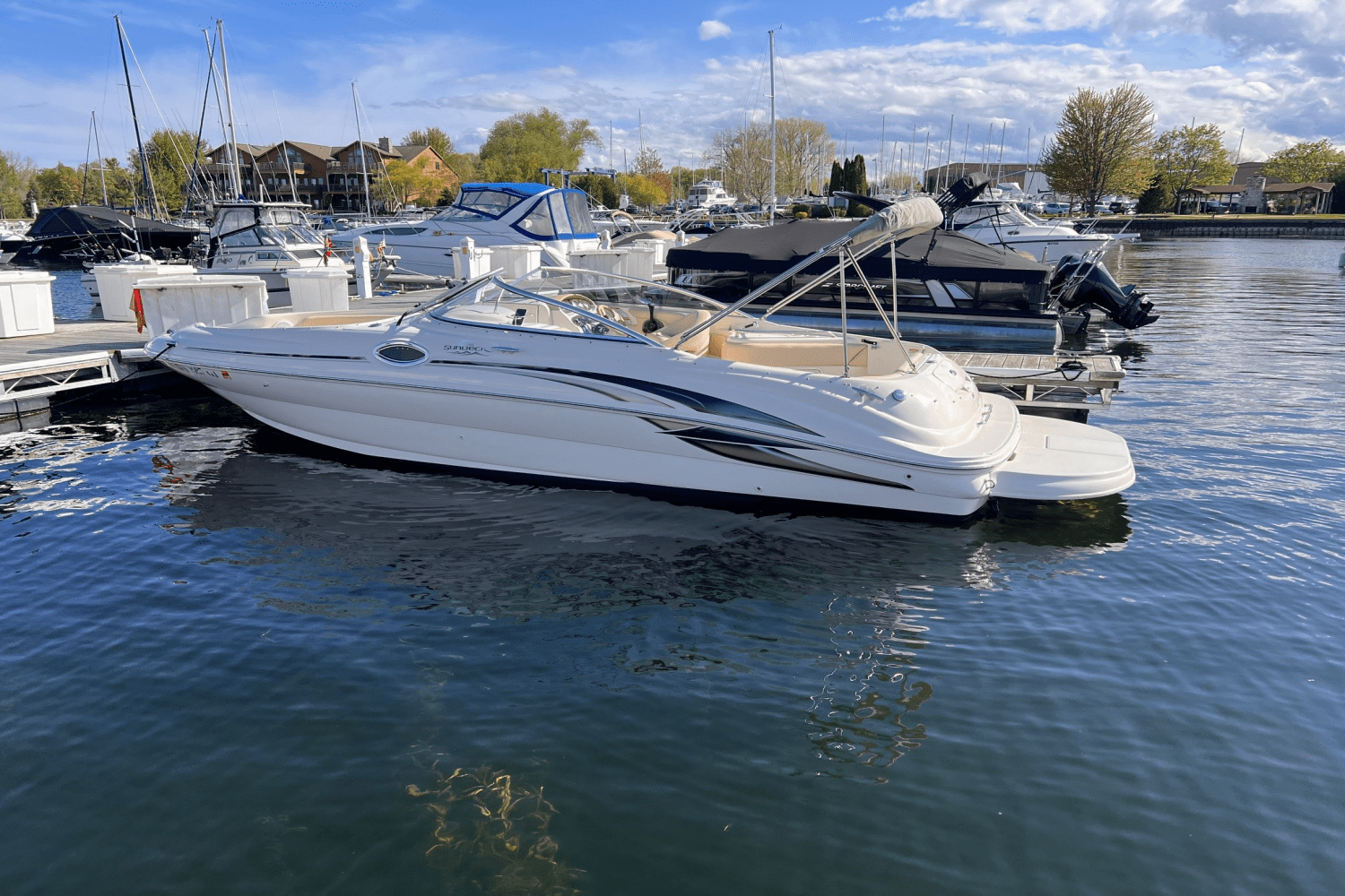 Slide: The Image of Sea Ray 240 SUNDECK 2002 - 2