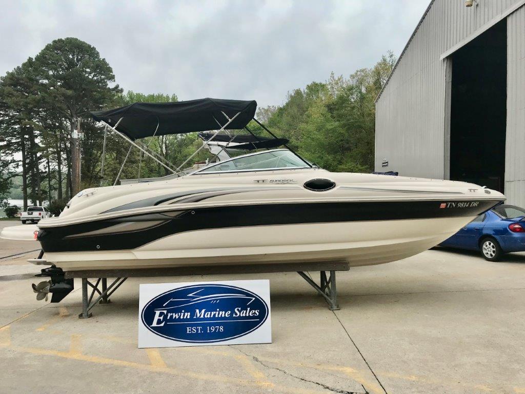 Slide: The Image of Sea Ray 240 Sundeck 2003 - 0