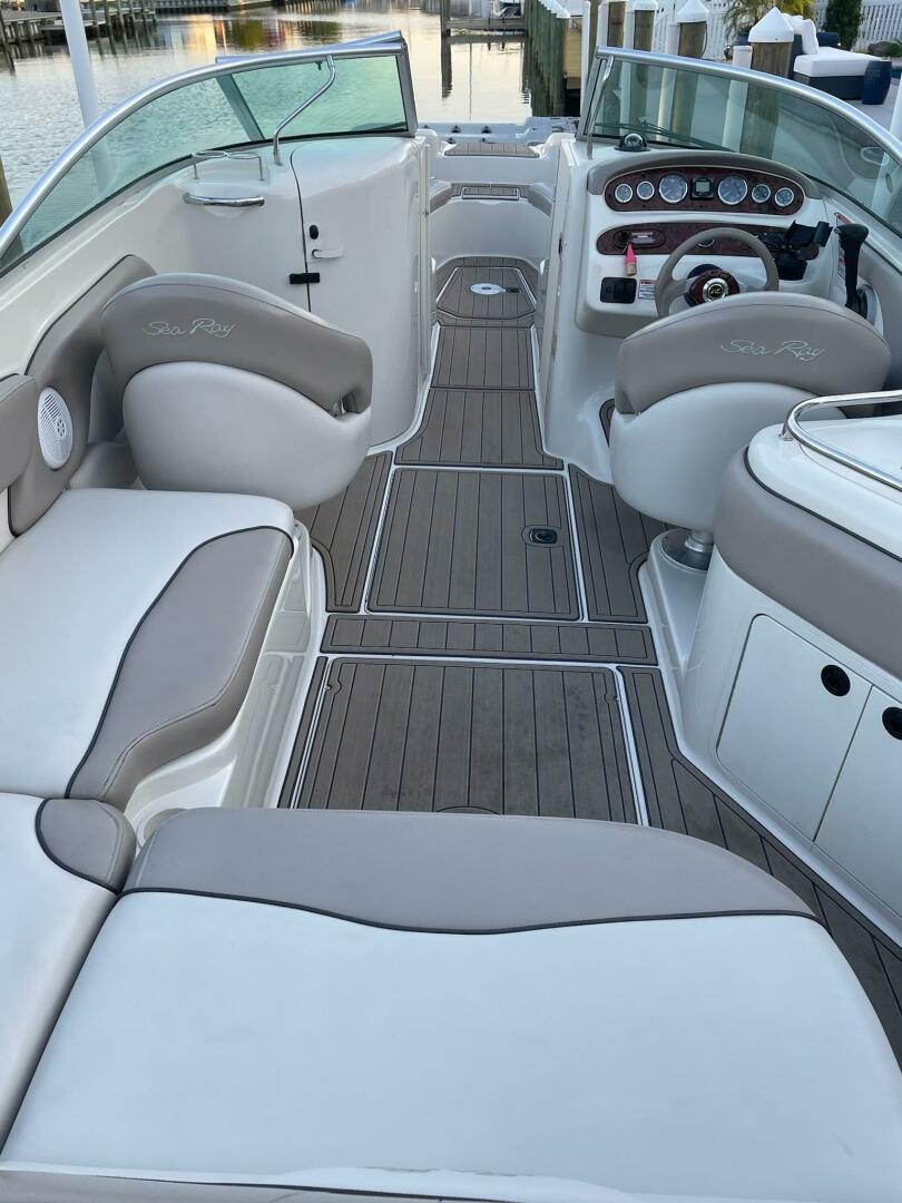 Slide: The Image of Sea Ray 240 Sundeck 2003 - 5045780