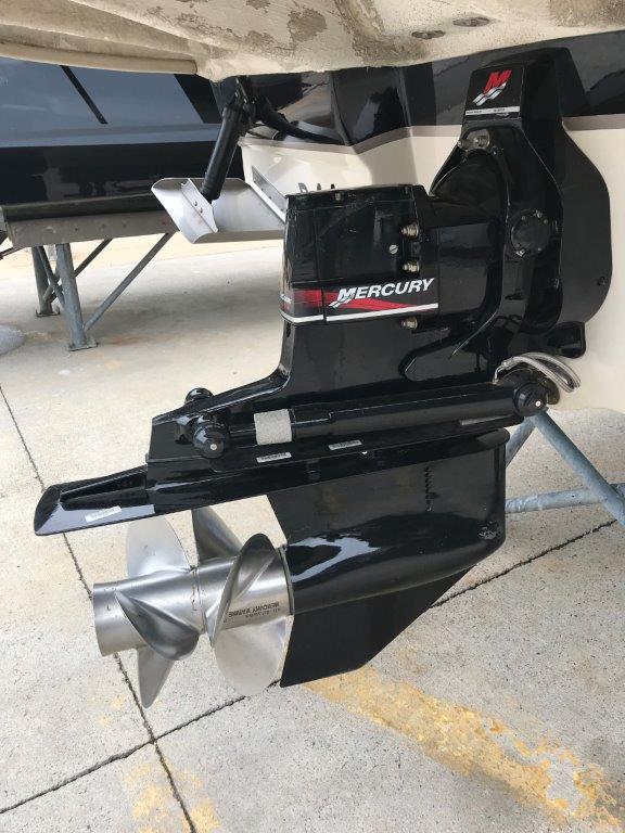 Slide: The Image of Sea Ray 240 Sundeck 2003 - 17