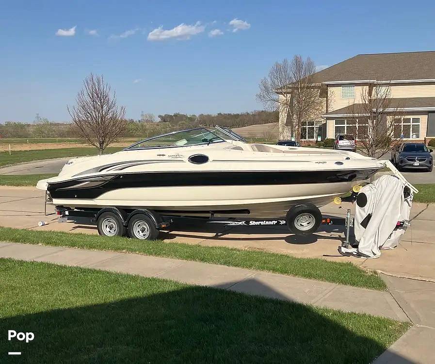 Slide: The Image of Sea Ray 240 SunDeck 2004 - 15702427