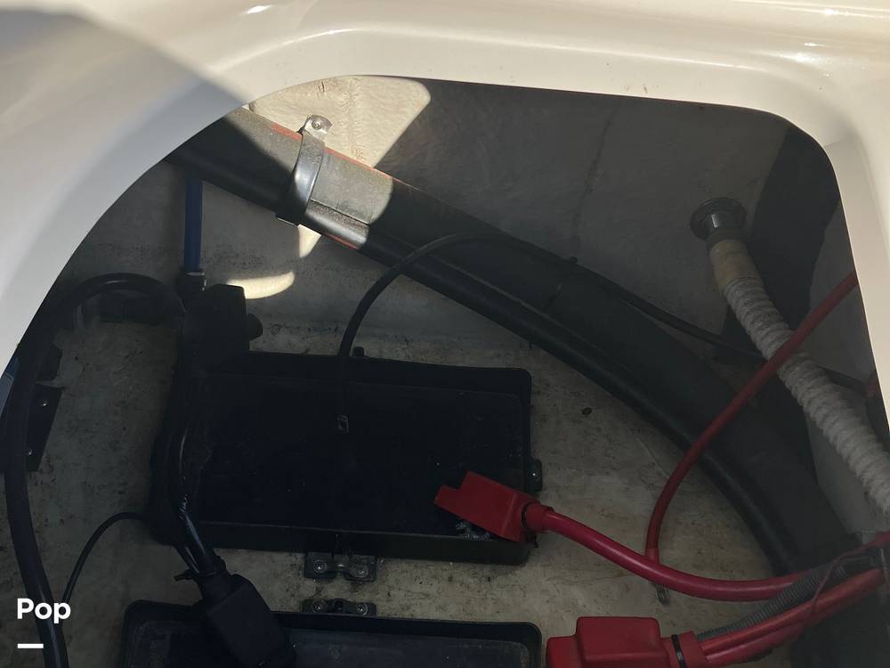 Slide: The Image of Sea Ray 240 SunDeck 2004 - 15690417