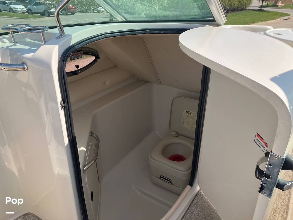 Slide: The Image of Sea Ray 240 SunDeck 2004 - 15690422