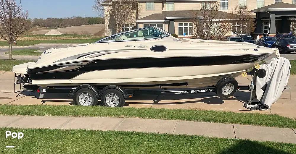 Slide: The Image of Sea Ray 240 SunDeck 2004 - 15702429